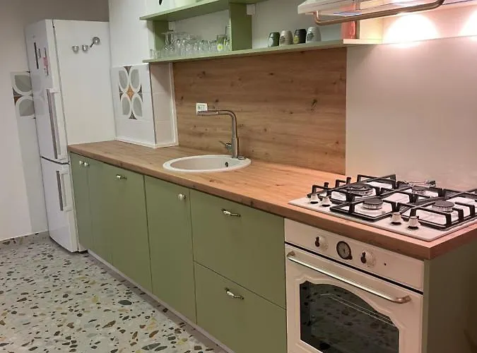 Avocado Center- Pet Friendly! Pula